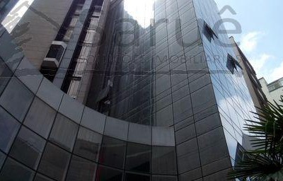 Conjunto comercial, 220m² em vão livre + 6 vagas de garagem, imóvel em edifício moderno junto ao metrô. Agende uma visita conosco, e confira!! R$ 14 mil